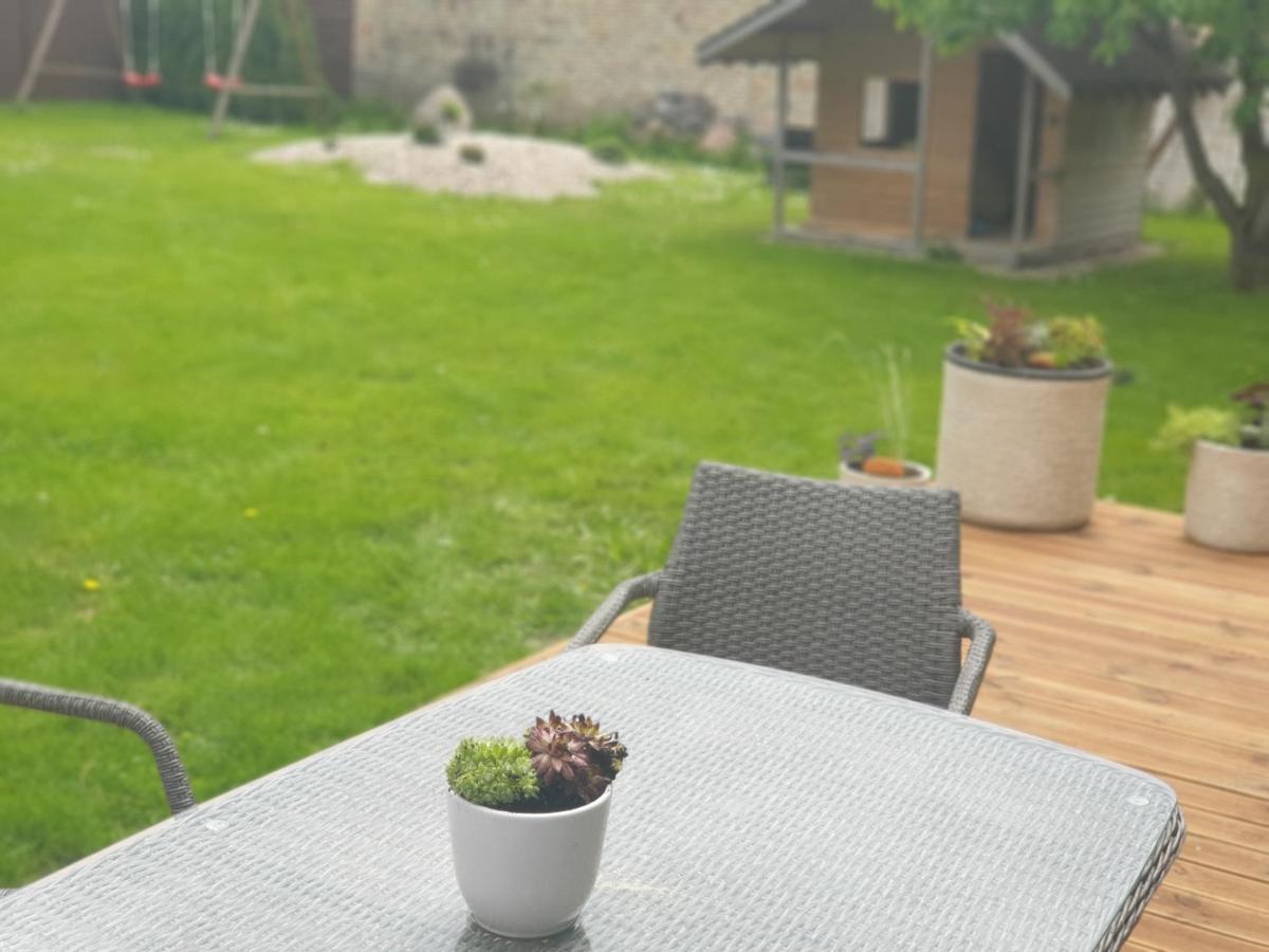 Villa Sveciu Namai Kamile Šiauliai Exterior foto